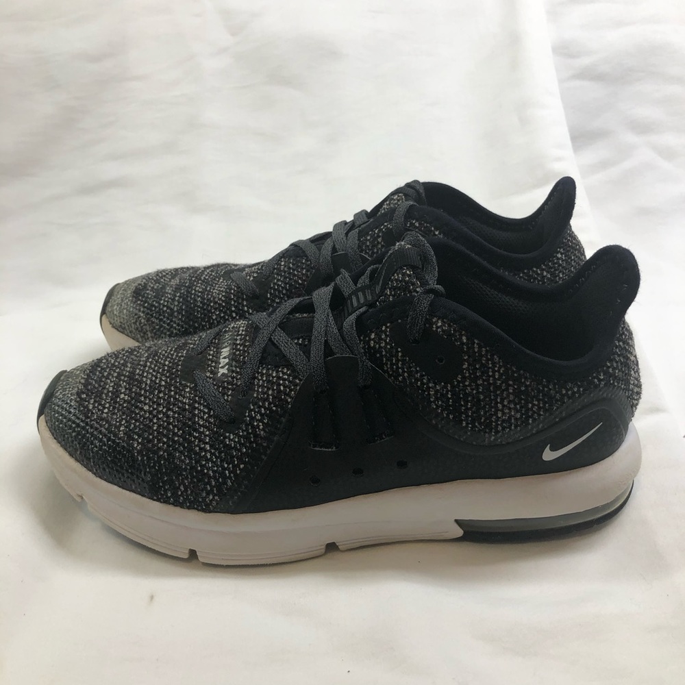 Nike air max sequent